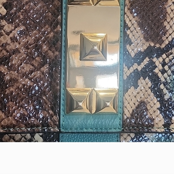 VINCE CAMUTO CLUTCH - Picture 4 of 8